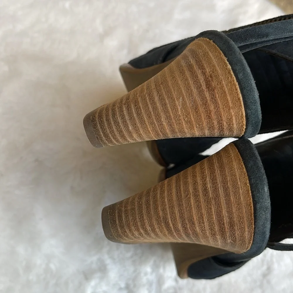 Paul Green Cayanne leather peep toe bootie